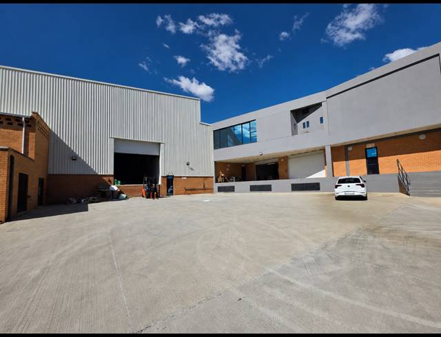 2,609M² WAREHOUSE FOR SALE IN ORMONDE